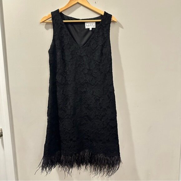 Nicole Miller Black Lace Feather Trim V-Neck Sleeveless Mini Flapper Dress Sz 8 - Picture 3 of 11